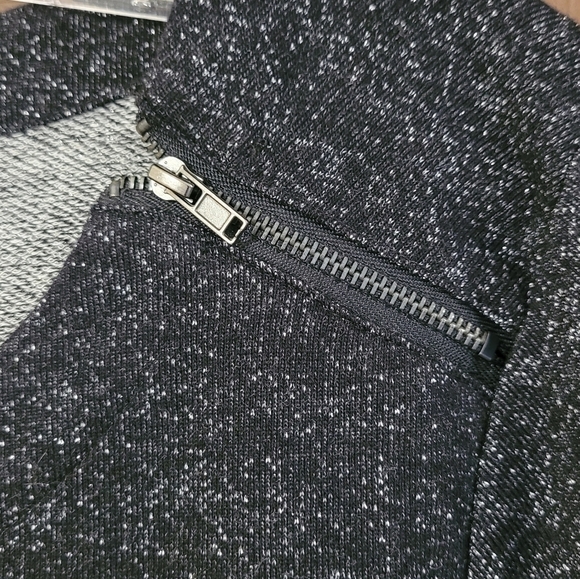 ❤️Chico's Weekend black silver metallic crewneck zipper detail 3/4 sleeve top - Picture 5 of 7